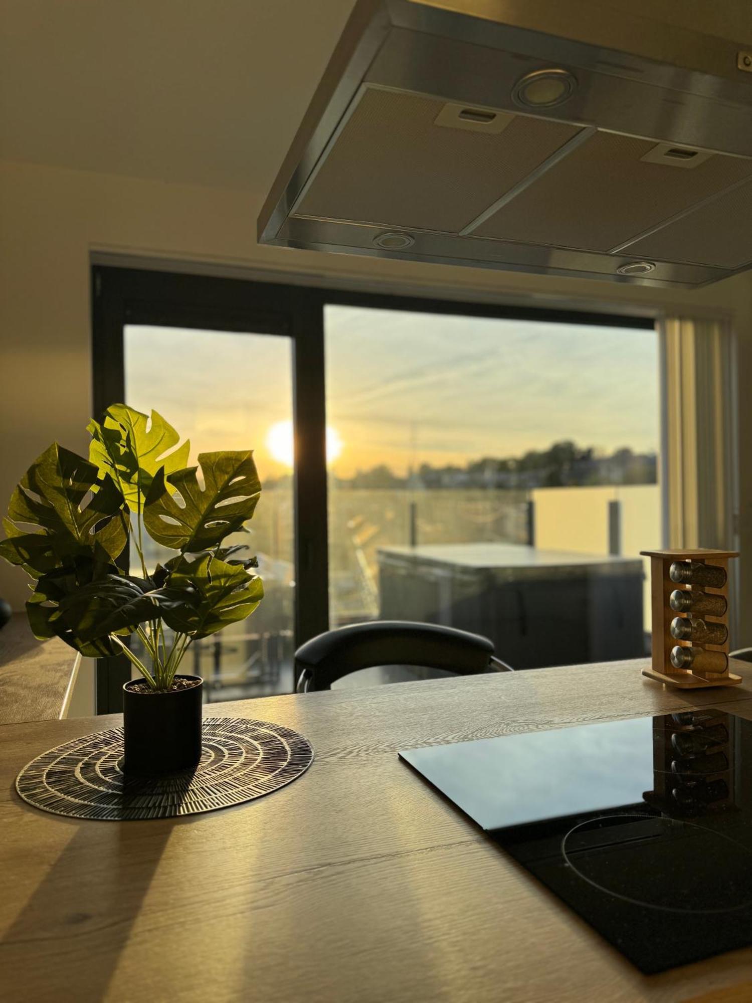 Liege Luxe & Jacuzzi Sous Les Etoiles Apartment Saint-Nicolas  Exterior photo